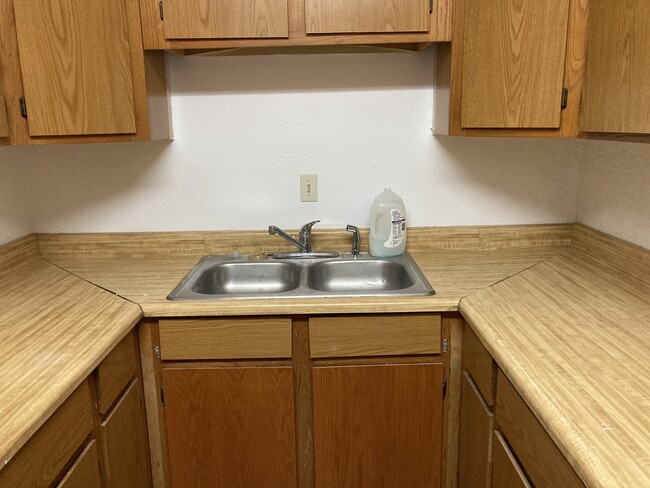 Building Photo - 3028 N Truwood Dr