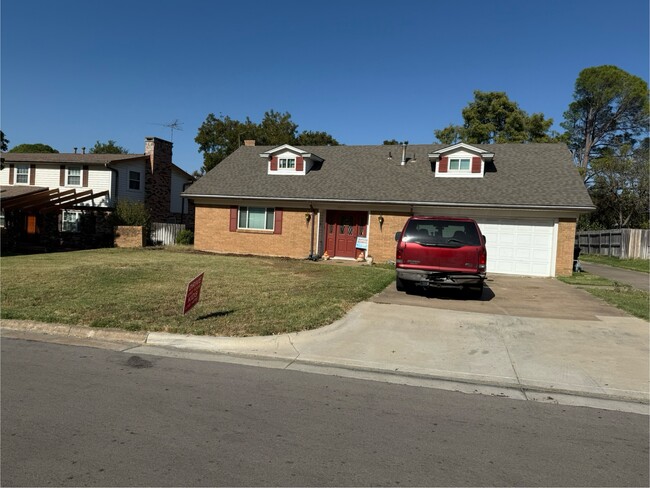 Primary Photo - 1311 Cochise Dr