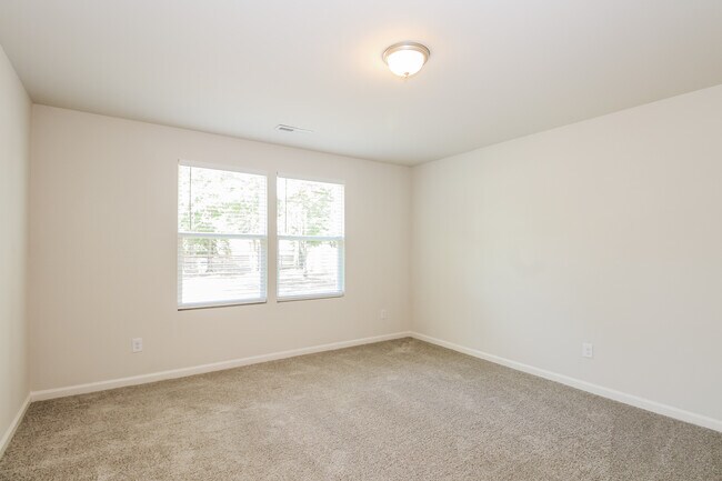 Building Photo - 2195 Bayside St SW