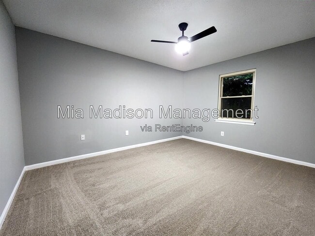 Building Photo - 1531 Marcy Cir