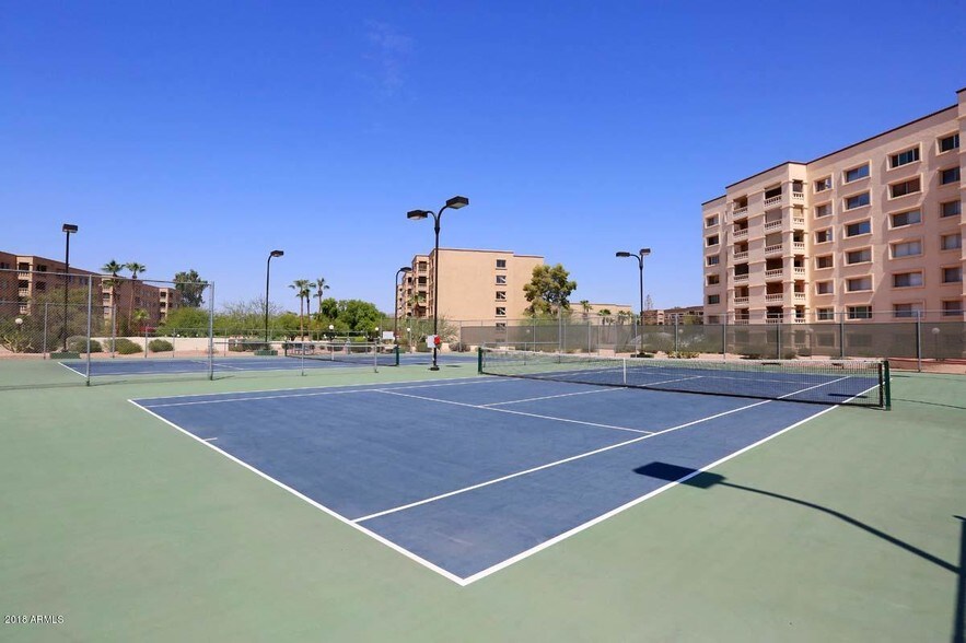 Building Photo - 7950 E Camelback Rd