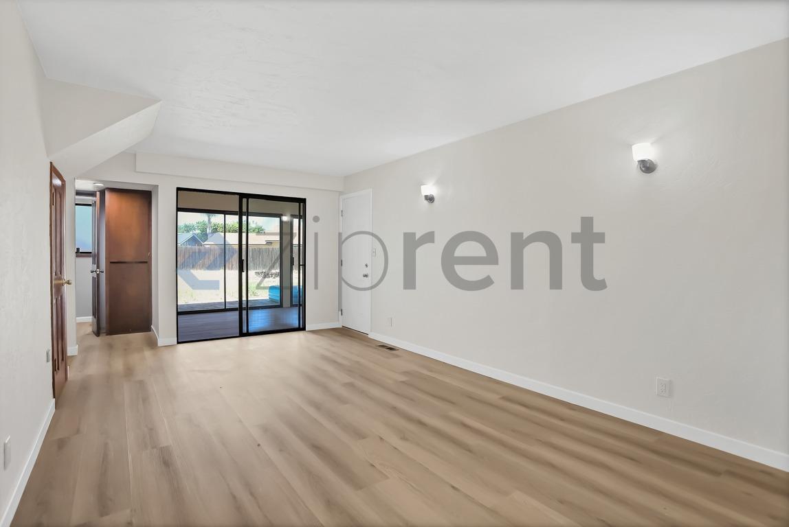 Building Photo - Unit
