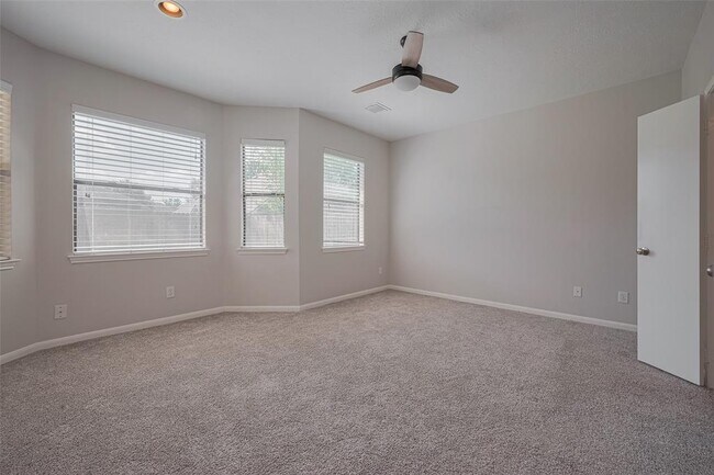 Building Photo - 301 Cedar Branch Dr