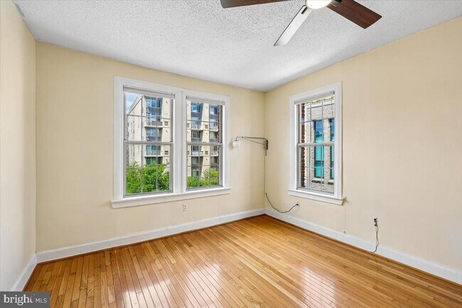 Building Photo - 1401 Columbia Rd NW