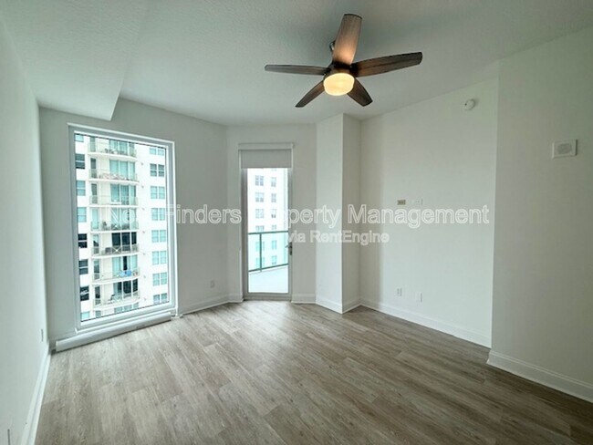 Building Photo - 1431 Riverplace Blvd