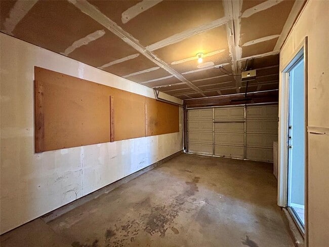 Building Photo - 1908 Rainy Meadows Dr