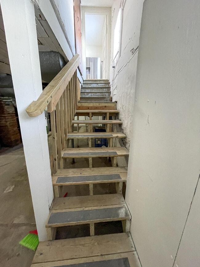 Building Photo - 21 Anderson Ave