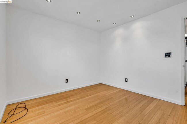 Building Photo - 909 Halite Way