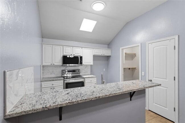 Building Photo - 605 Inverleith Cir
