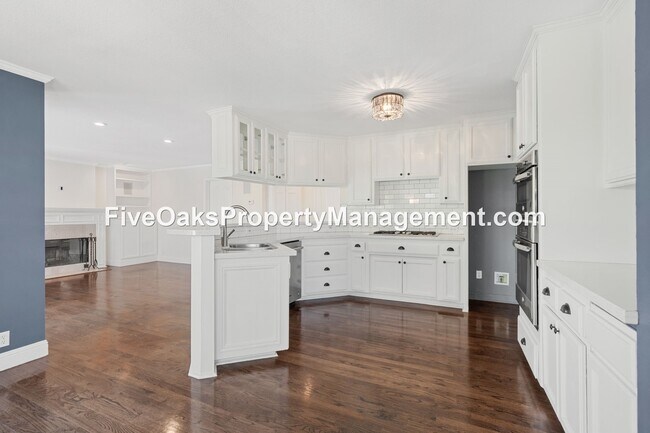 Building Photo - 2025 Moonstone Cir