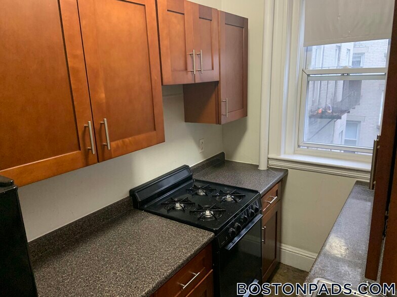 Building Photo - 1175 Boylston St