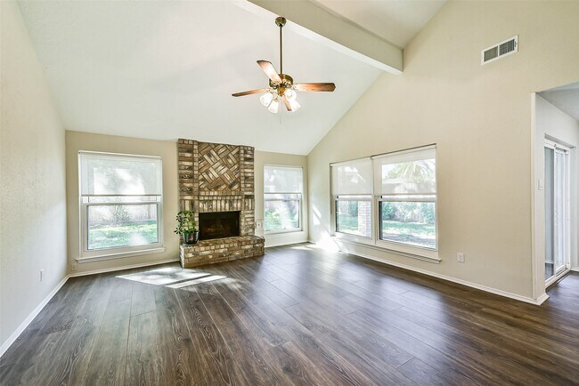 Building Photo - 22630 Round Valley Dr
