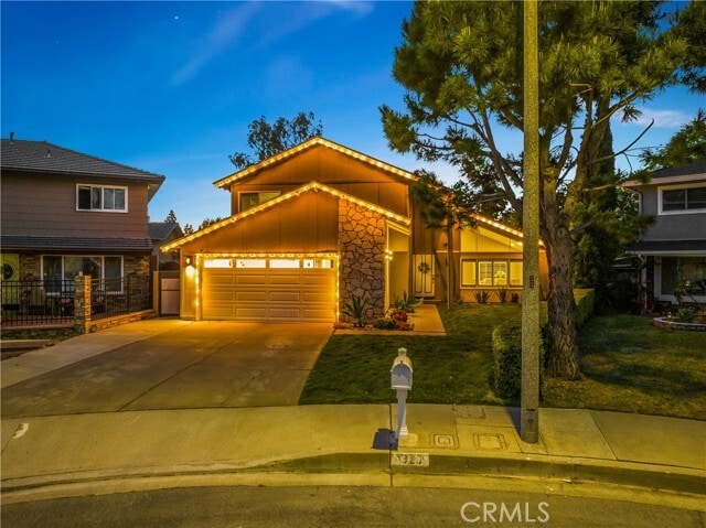 Building Photo - 1320 N Van Gogh Cir