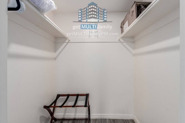 Building Photo - 515 W Pebble Beach Dr