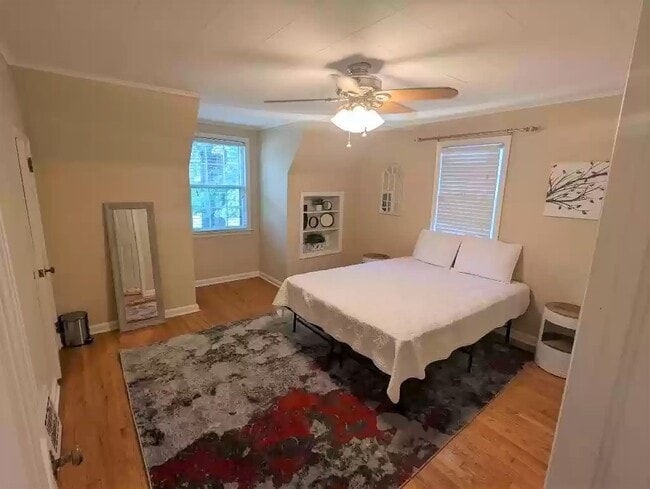 Master BR with walk-n closet - 1404 29th St