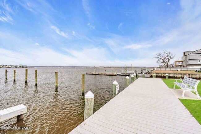 Building Photo - 113 Wharfside Dr