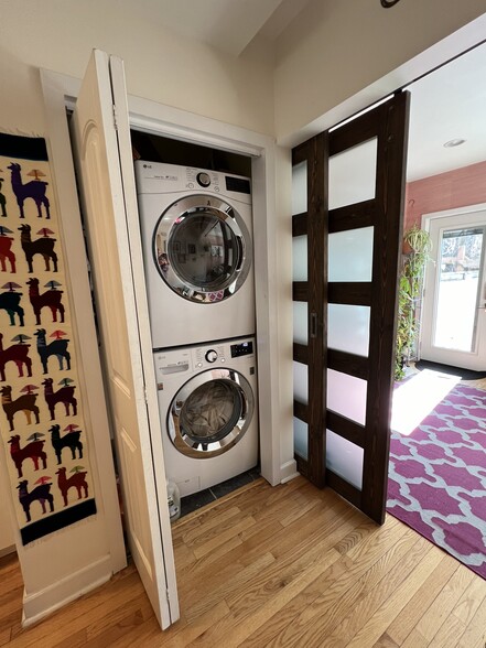 Laundry - 219 K St NE