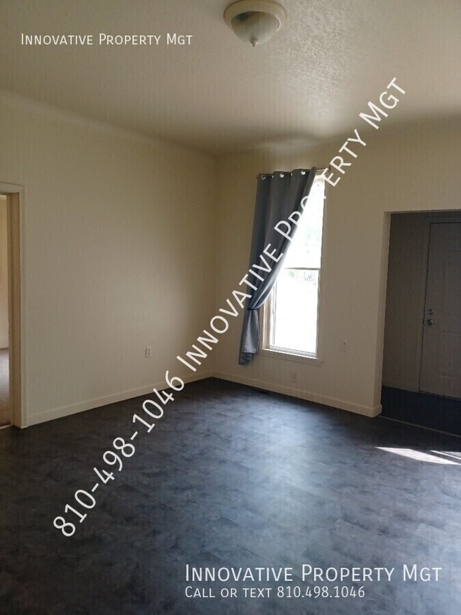 Building Photo - 302 Pine St