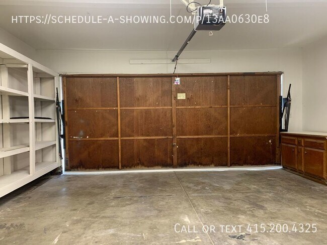 Building Photo - 4840 Minas Dr