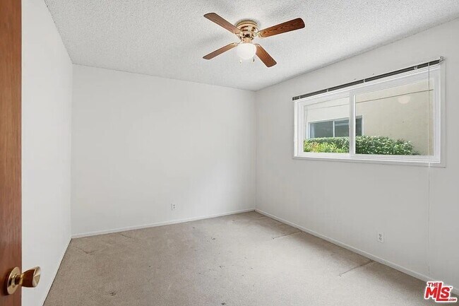 Building Photo - 6701 Neddy Ave