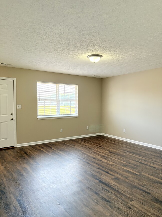 Building Photo - 2038 Salisbury Dr