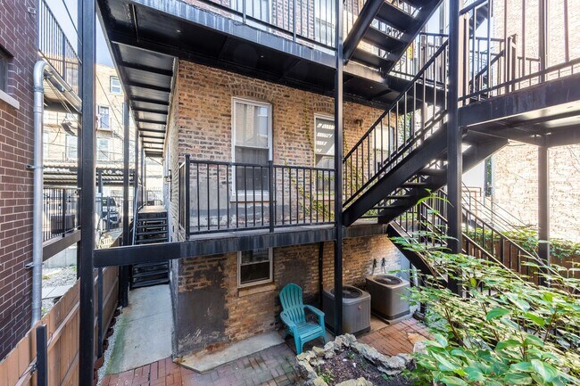 Building Photo - 1820 S Throop St
