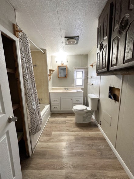 Building Photo - 214 Old Hwy Rd