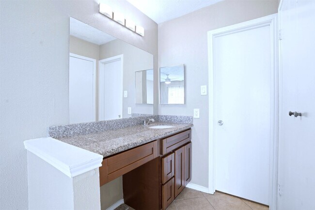 Building Photo - 7502 Addicks Clodine Rd