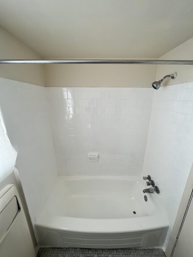 Building Photo - 7208 Donnell Pl