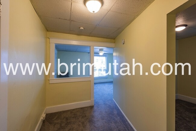 Building Photo - 273-275 S. 400 E. - 12