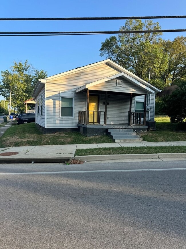 Building Photo - 2 Bedroom Home in Castlewood!