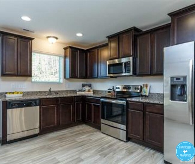 Building Photo - 1208 Haybrook Ln