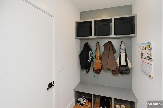 Building Photo - 65 Franklin St