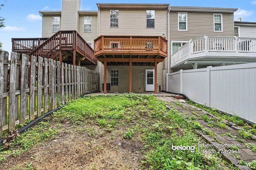 Building Photo - 8918 Pembrook Woods