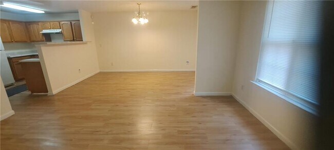 Building Photo - 6344 Hickory Ln Cir