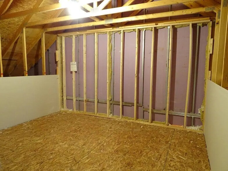 Building Photo - 2 Broken Arrow Dr