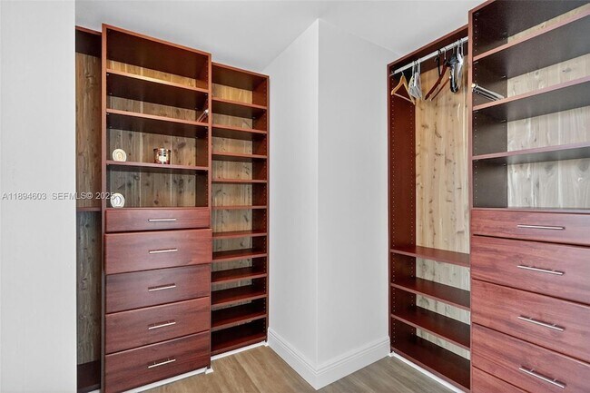 Building Photo - 2021 SW 3rd Ave