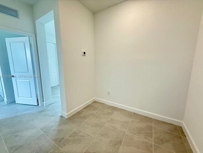 Building Photo - 1651 Pelican Post Pl