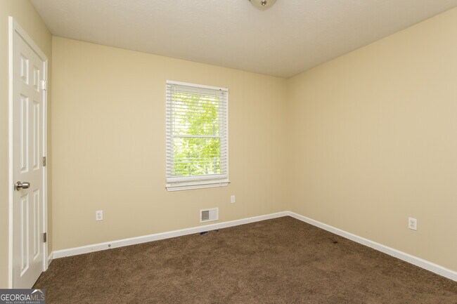 Building Photo - 294 Oak Landing Cir