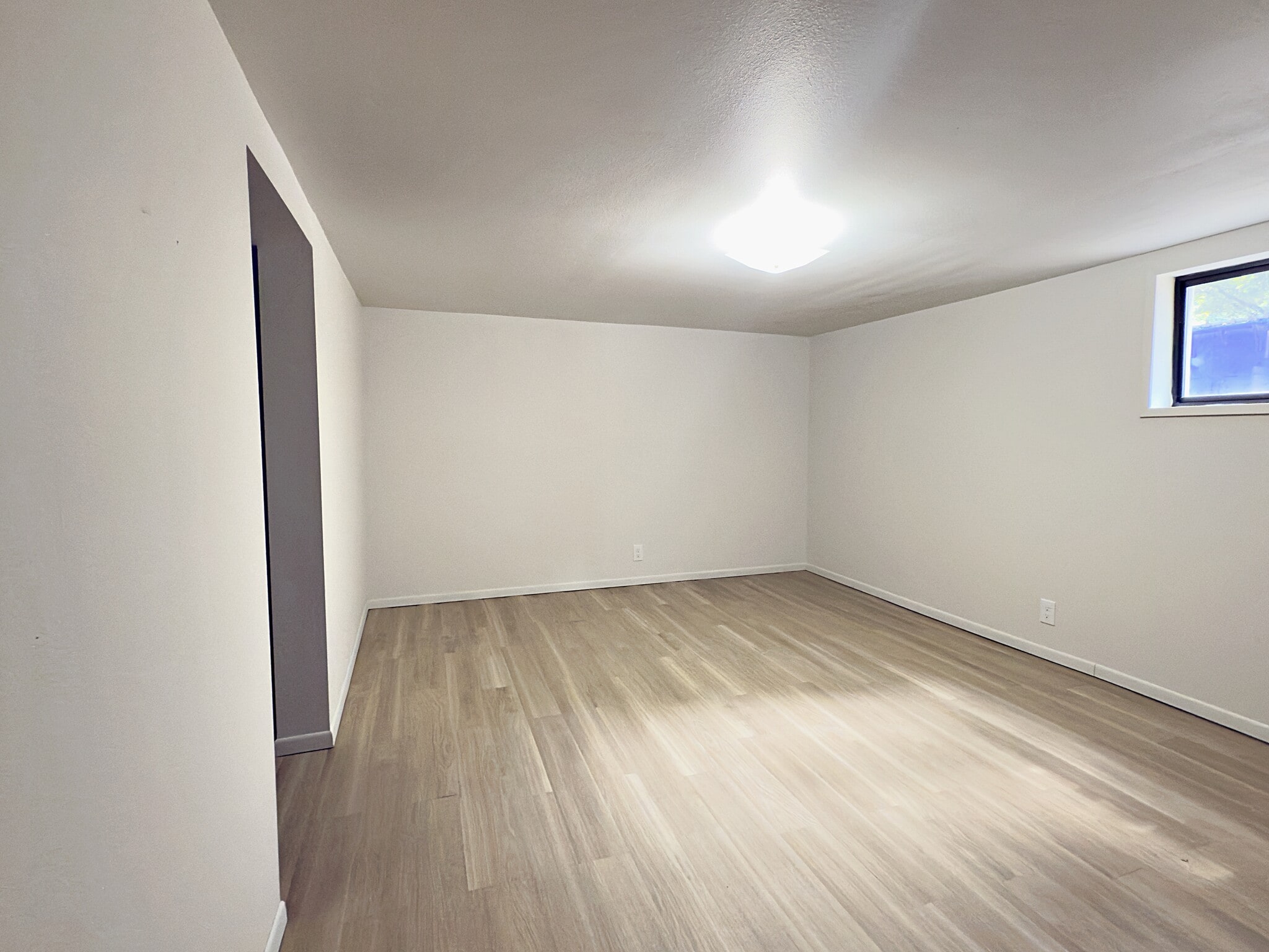 Building Photo - 125 NE 84th Ave