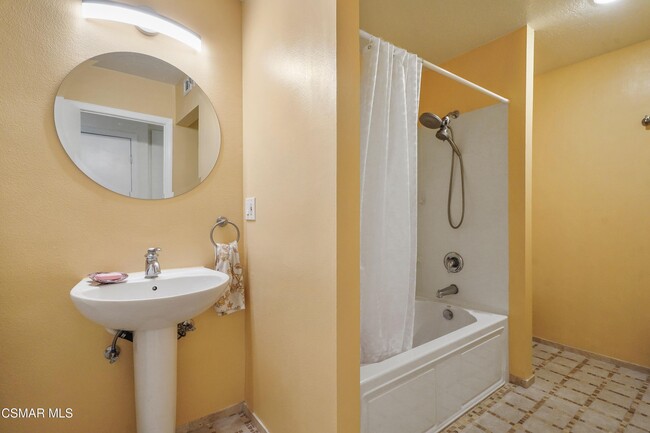 Building Photo - 2486 Pleasant Way