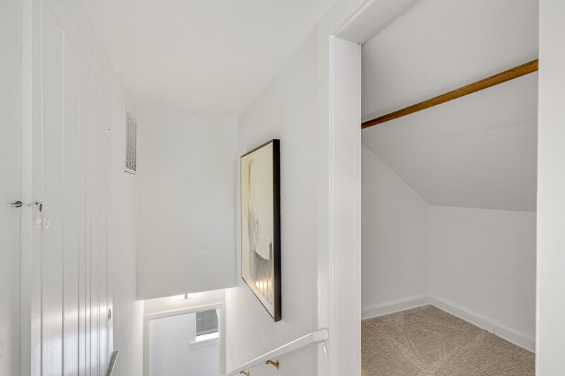 Building Photo - 546 NE 84th St