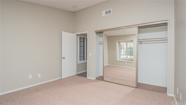 Building Photo - 1464 Drummer Cir