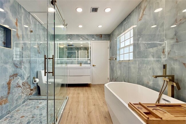 Building Photo - 2216 NE 18th Ave