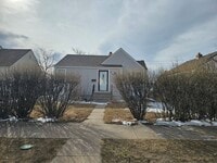 Building Photo - 915 W 28th St