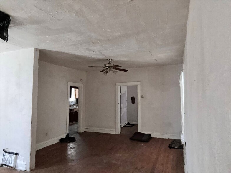 Building Photo - 5654 Acme Ave