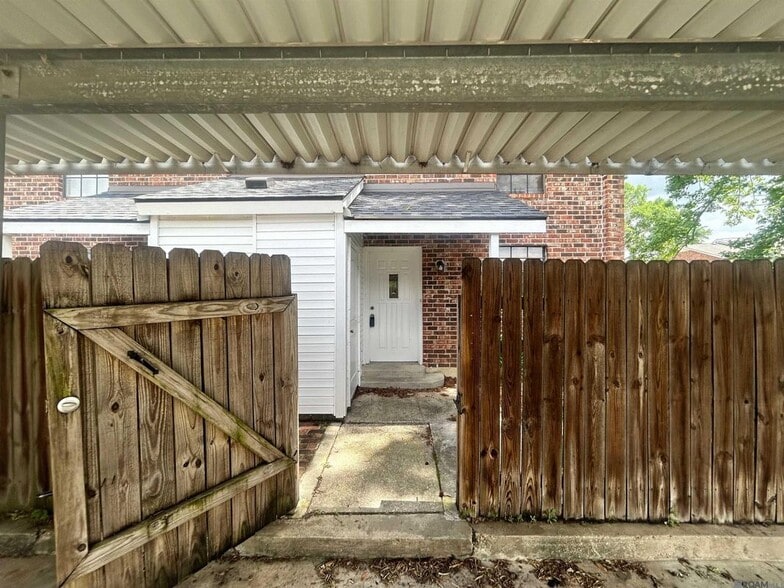 Building Photo - 4448 Stumberg Ln