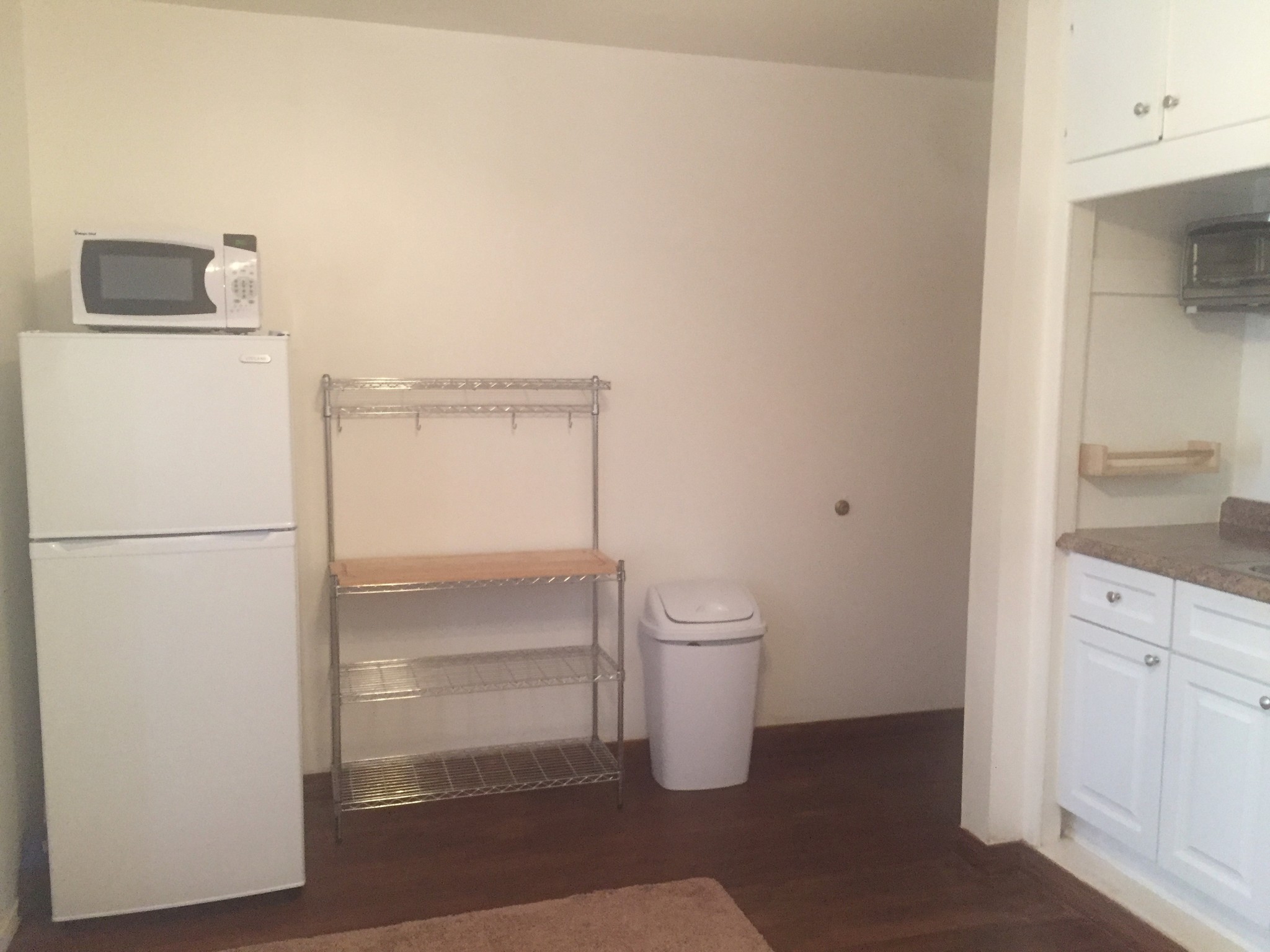 Furnished Refrigerator/Microwave - 13215 Ottoman St