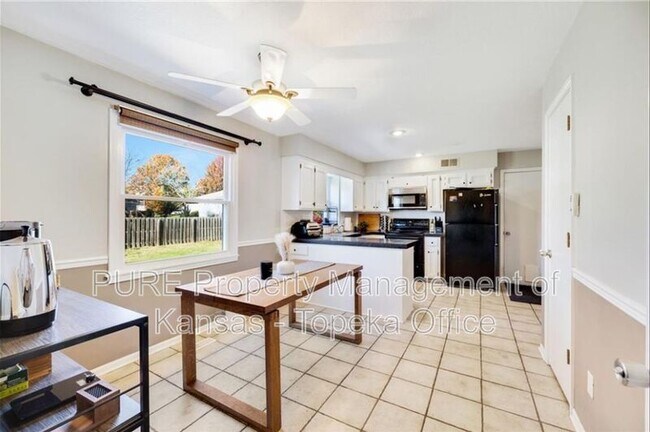 Building Photo - 3708 SW Windemere Dr