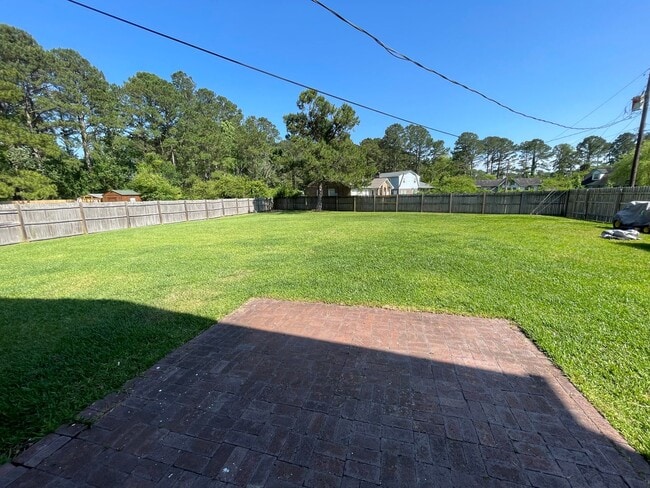 Building Photo - Updated 4 bedroom 3 bathroom home in Castle Hayne!